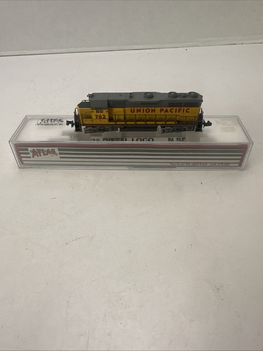 Atlas 4621 N Scale Union Pacific EMD GP 35 Diesel Locomotive EX/Box